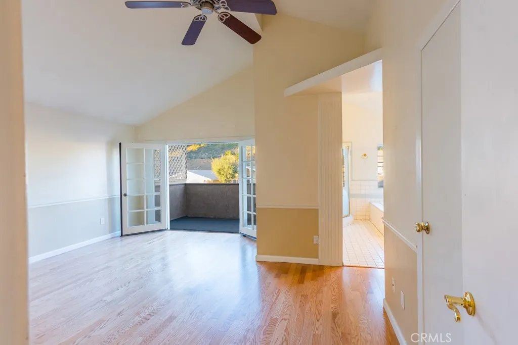 23132 Posada, Valencia, California 91354 home-pic-29